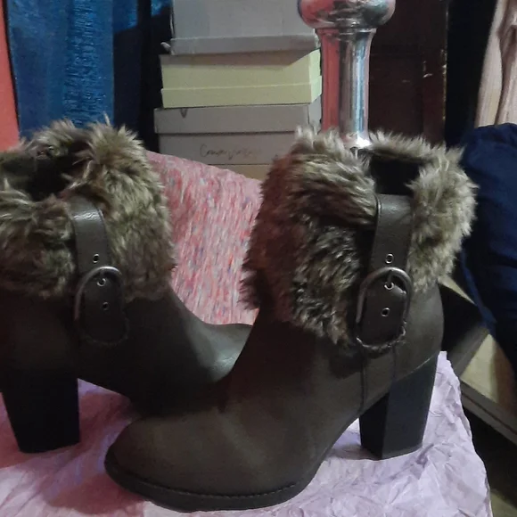 ❤️Sugar fur boots - Picture 1 of 9